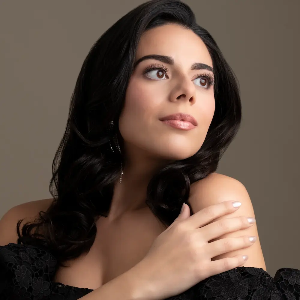 Amanda Batista headshot